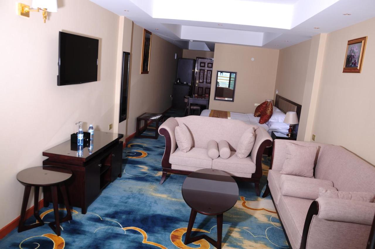 Hotel Triangle Mbarara Bagian luar foto