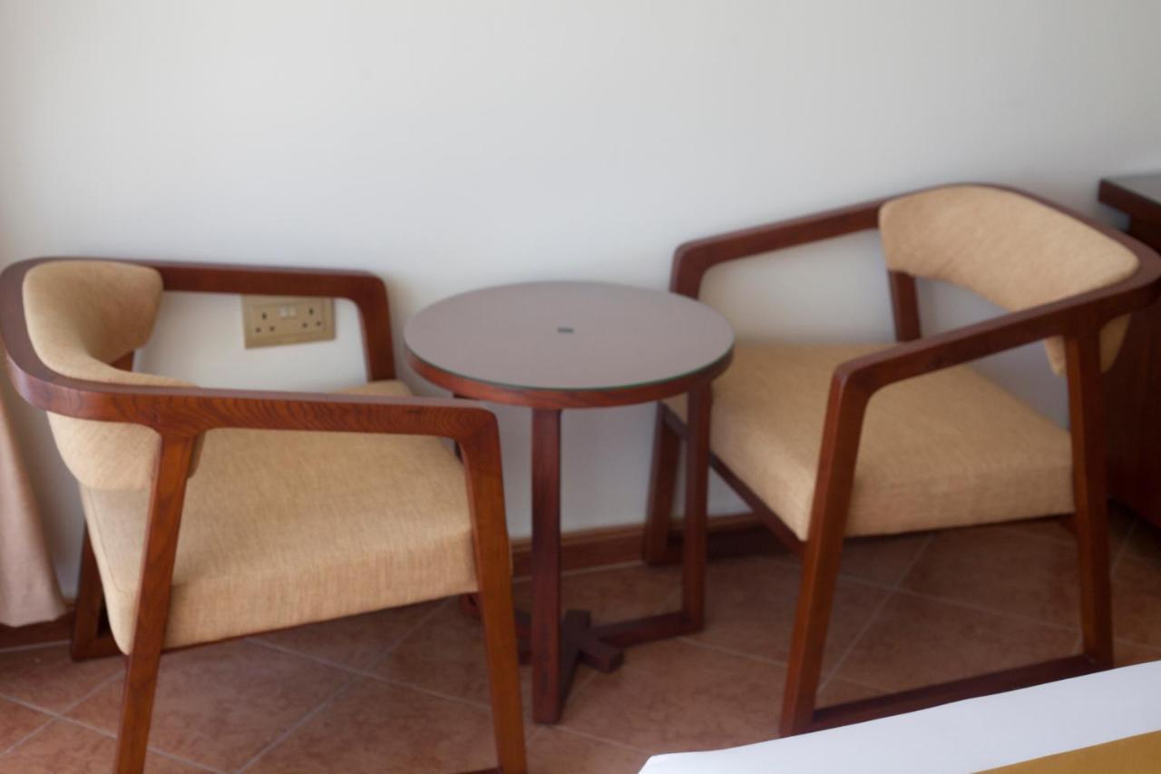 Hotel Triangle Mbarara Bagian luar foto