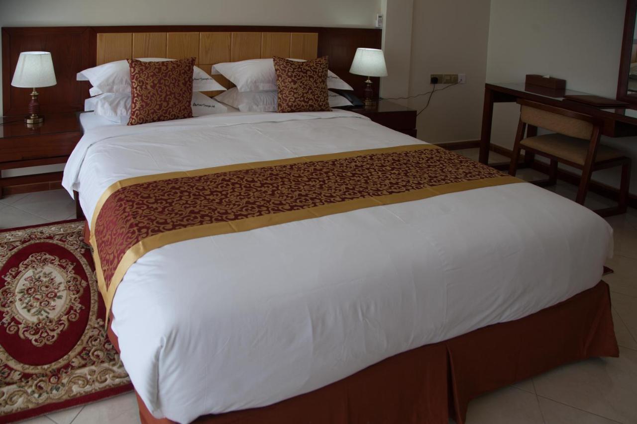 Hotel Triangle Mbarara Bagian luar foto